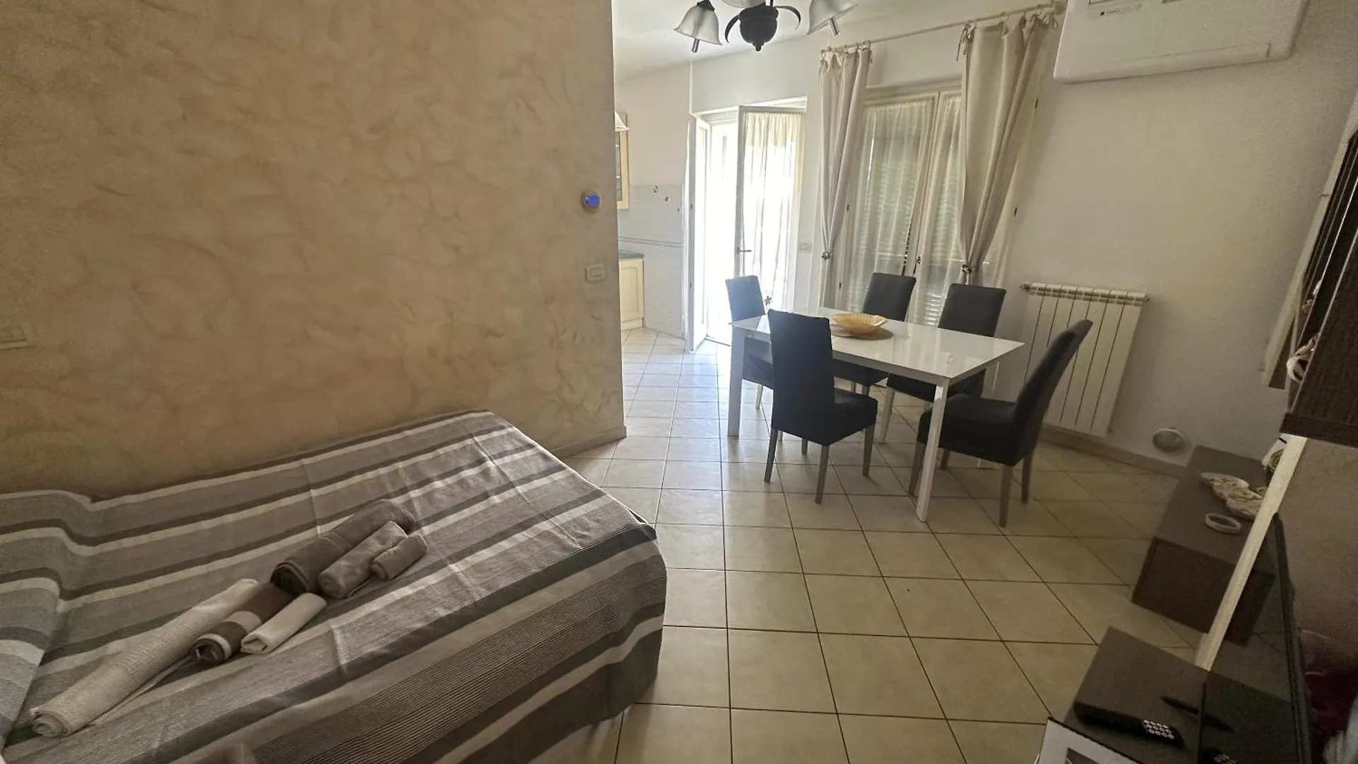 Appartamento Vista mare con Piscina Cala di Sole Imperia Italia
