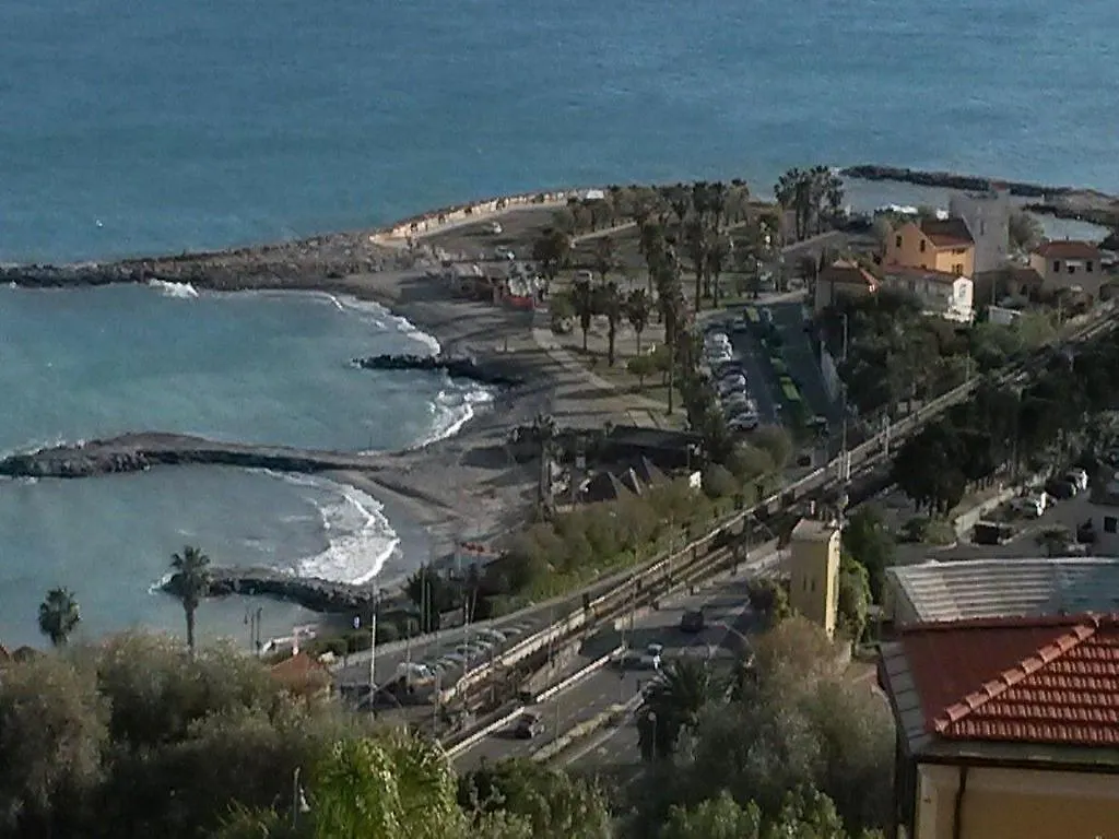 Appartamento Vista mare con Piscina Cala di Sole Imperia