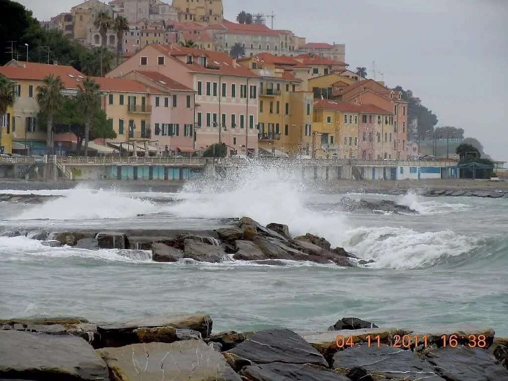 Appartamento Vista mare con Piscina Cala di Sole Imperia